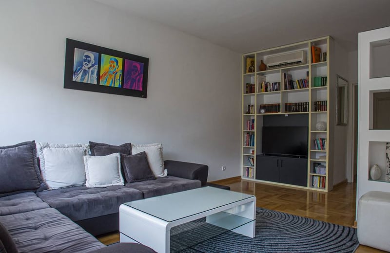 Rental of a 2-room apartment near the Temple of Saint Sava, 56 m², Vračar, Belgrade, Serbia